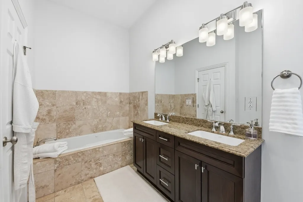 1610 West Ohio Street Chicago IL 60622