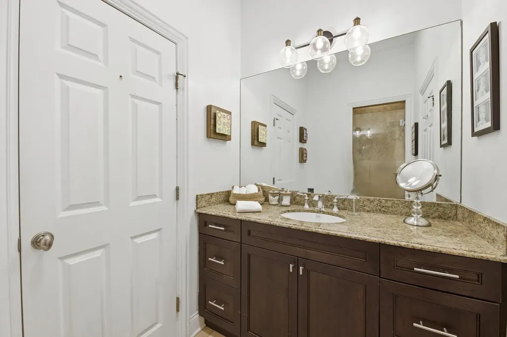 1610 West Ohio Street Chicago IL 60622