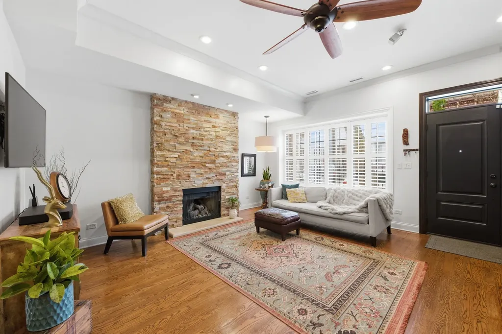 1610 West Ohio Street Chicago IL 60622