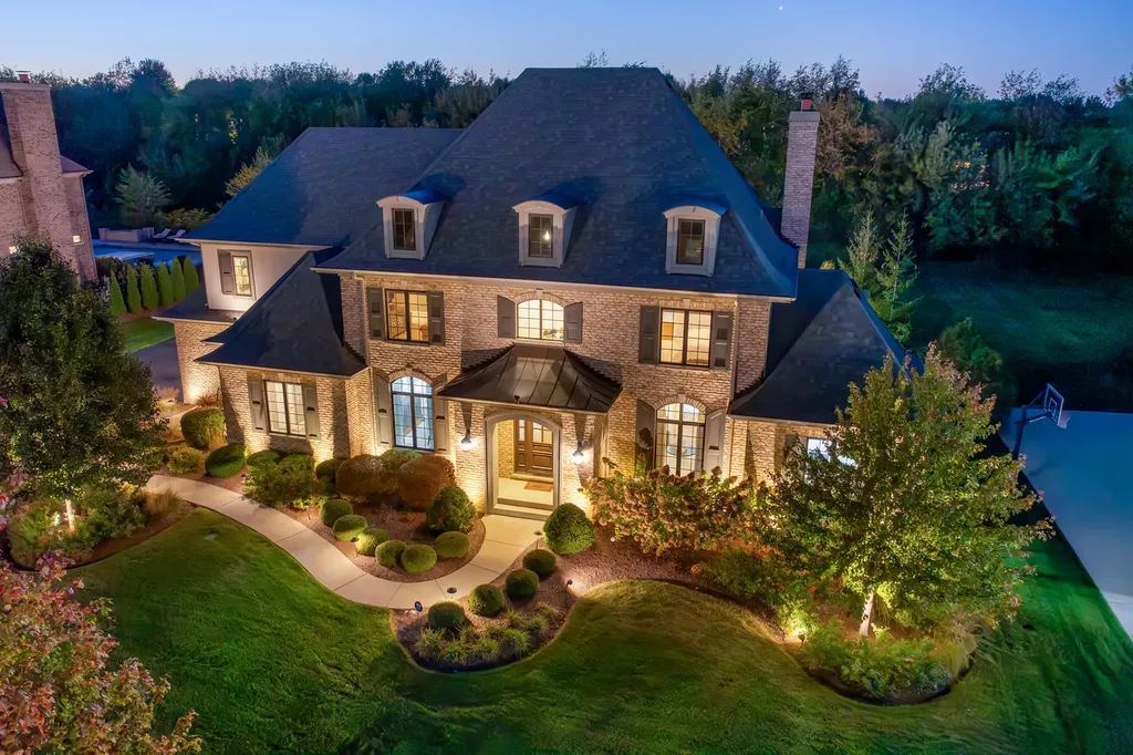 39W364 Longmeadow Lane St. Charles IL 60175