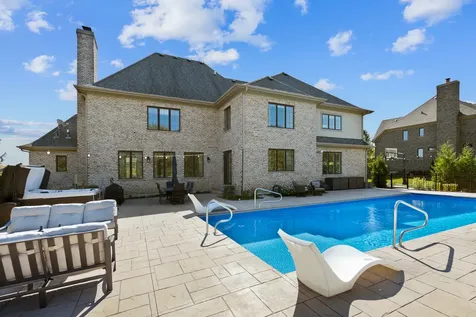 39W364 Longmeadow Lane St. Charles IL 60175