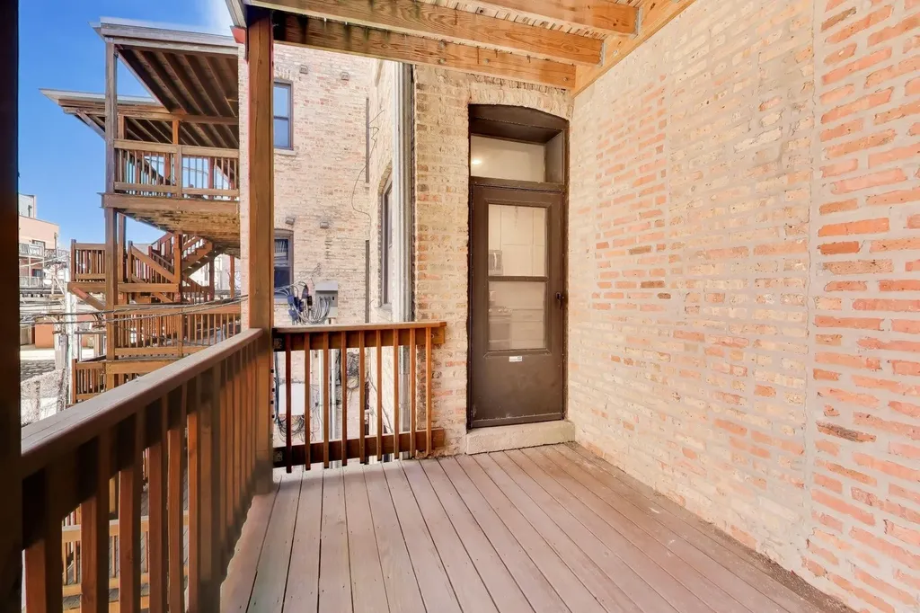 946 West Sheridan Road Chicago IL 60613