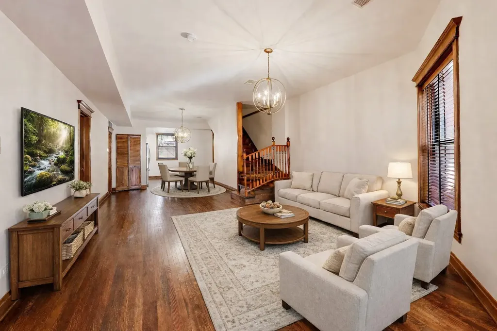946 West Sheridan Road Chicago IL 60613