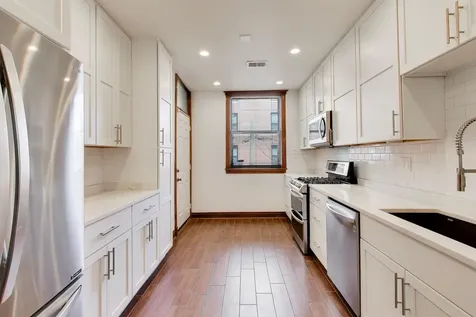 946 West Sheridan Road Chicago IL 60613