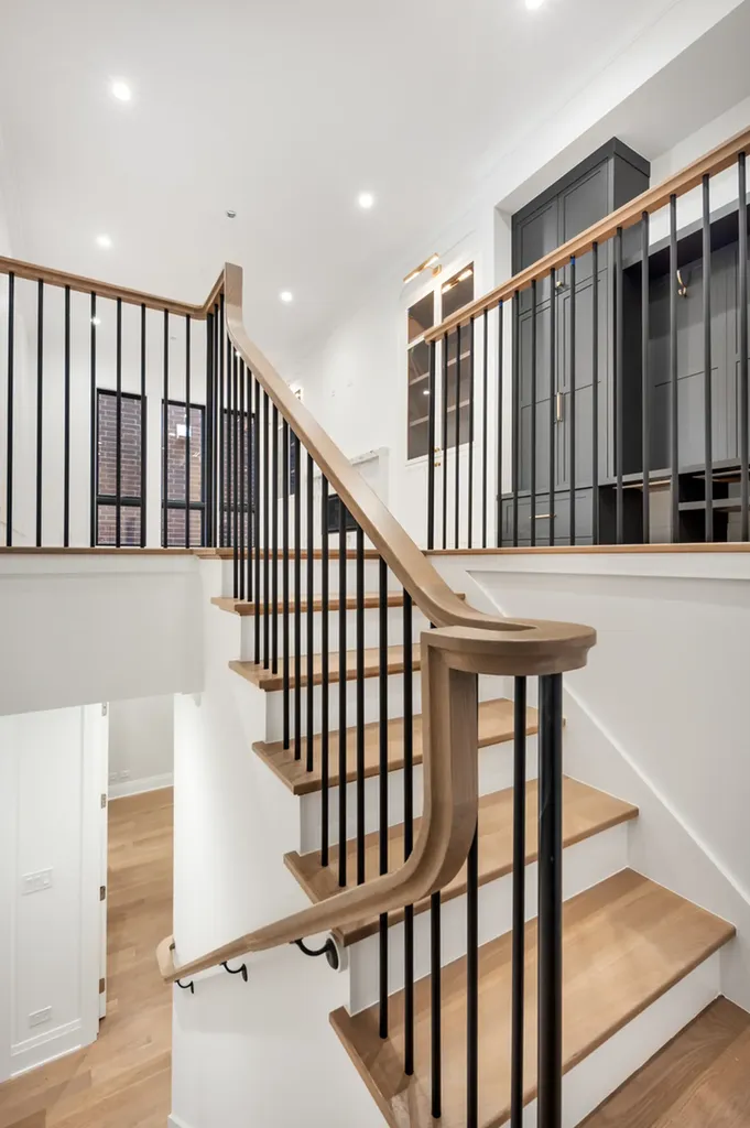 3923 North Janssen Avenue Chicago IL 60613