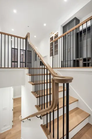 3923 North Janssen Avenue Chicago IL 60613