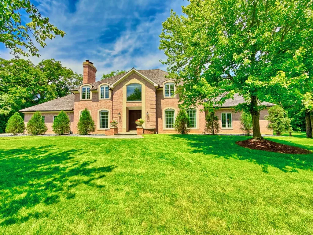 560 Jacqulyn Lane Lake Forest IL 60045