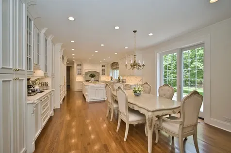 560 Jacqulyn Lane Lake Forest IL 60045