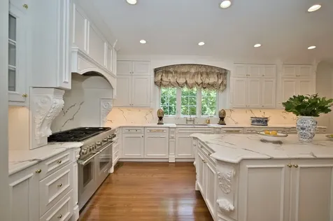 560 Jacqulyn Lane Lake Forest IL 60045