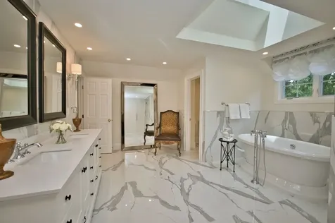 560 Jacqulyn Lane Lake Forest IL 60045