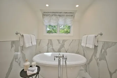 560 Jacqulyn Lane Lake Forest IL 60045