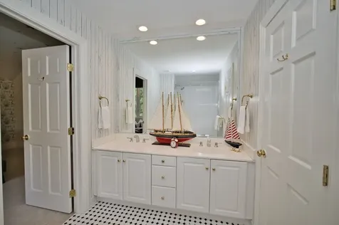 560 Jacqulyn Lane Lake Forest IL 60045