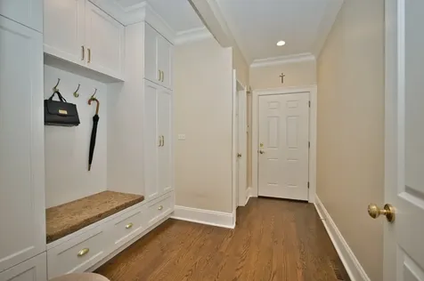 560 Jacqulyn Lane Lake Forest IL 60045