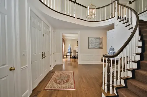 560 Jacqulyn Lane Lake Forest IL 60045