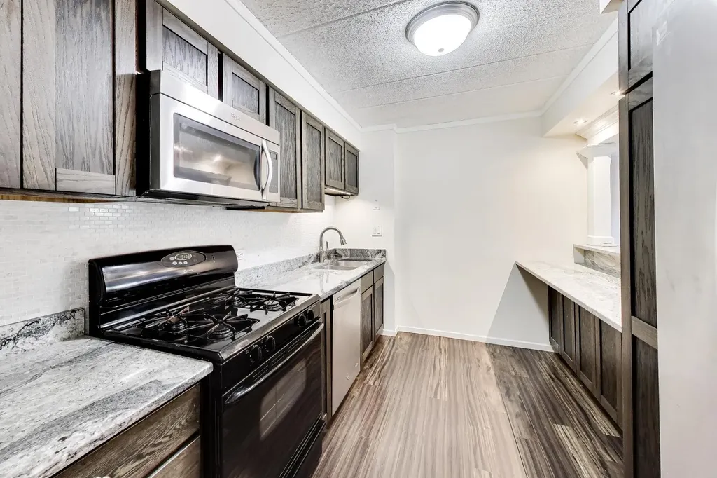 1056 North Mill Street Naperville IL 60563