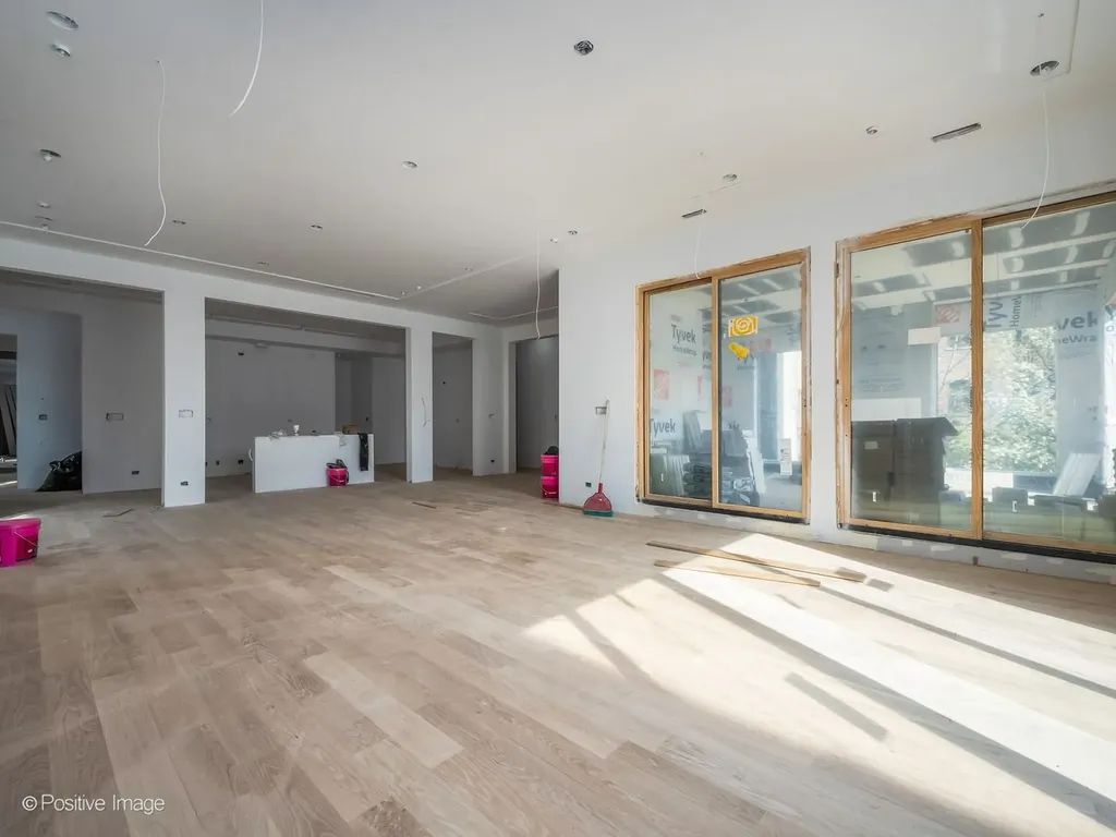 3923 North Janssen Avenue Chicago IL 60613