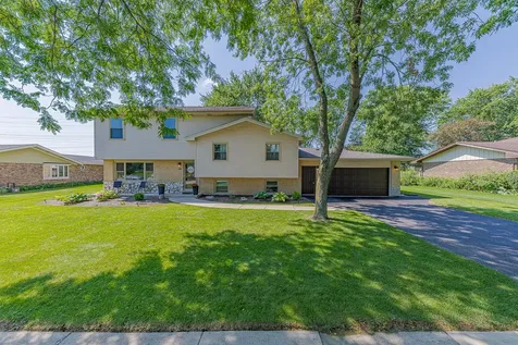 220 Pfaff Drive Frankfort IL 60423