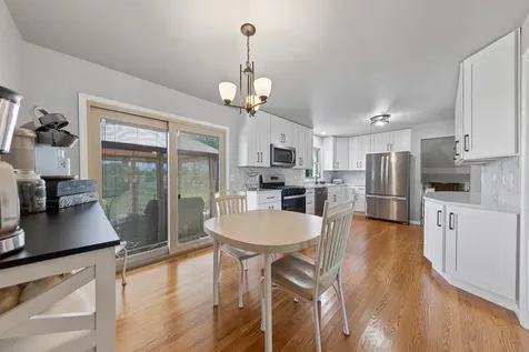 220 Pfaff Drive Frankfort IL 60423