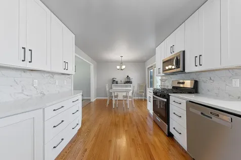 220 Pfaff Drive Frankfort IL 60423