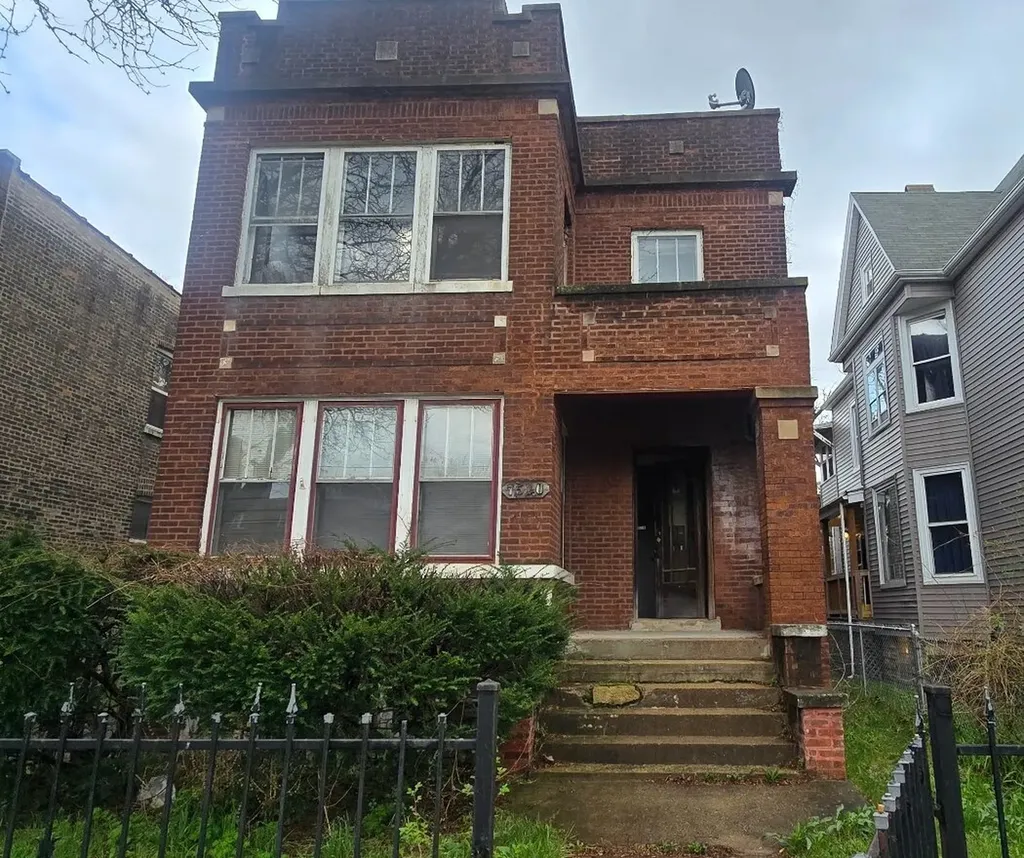 7530 South Eggleston Avenue Chicago IL 60620