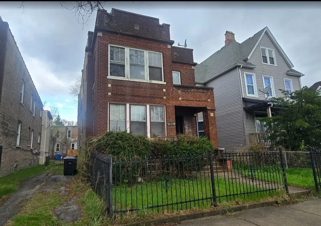 7530 South Eggleston Avenue Chicago IL 60620