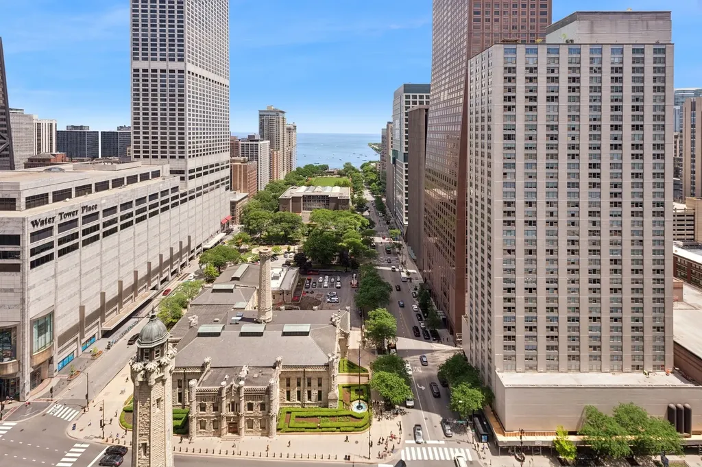 800 North Michigan Avenue Chicago IL 60611