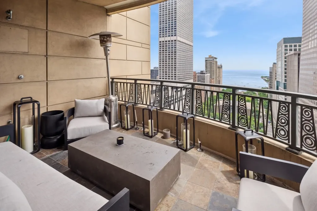 800 North Michigan Avenue Chicago IL 60611