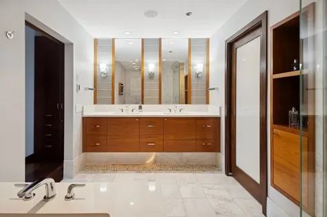 800 North Michigan Avenue Chicago IL 60611