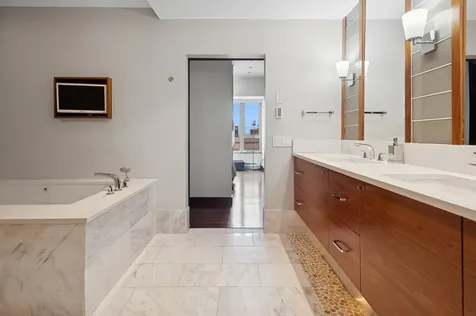 800 North Michigan Avenue Chicago IL 60611