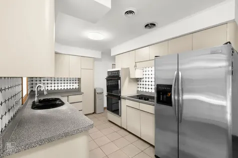 16W721 Red Oak Street Bensenville IL 60106