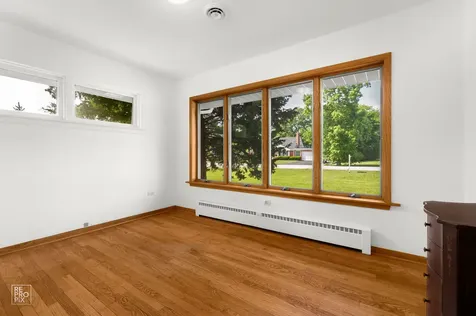 16W721 Red Oak Street Bensenville IL 60106