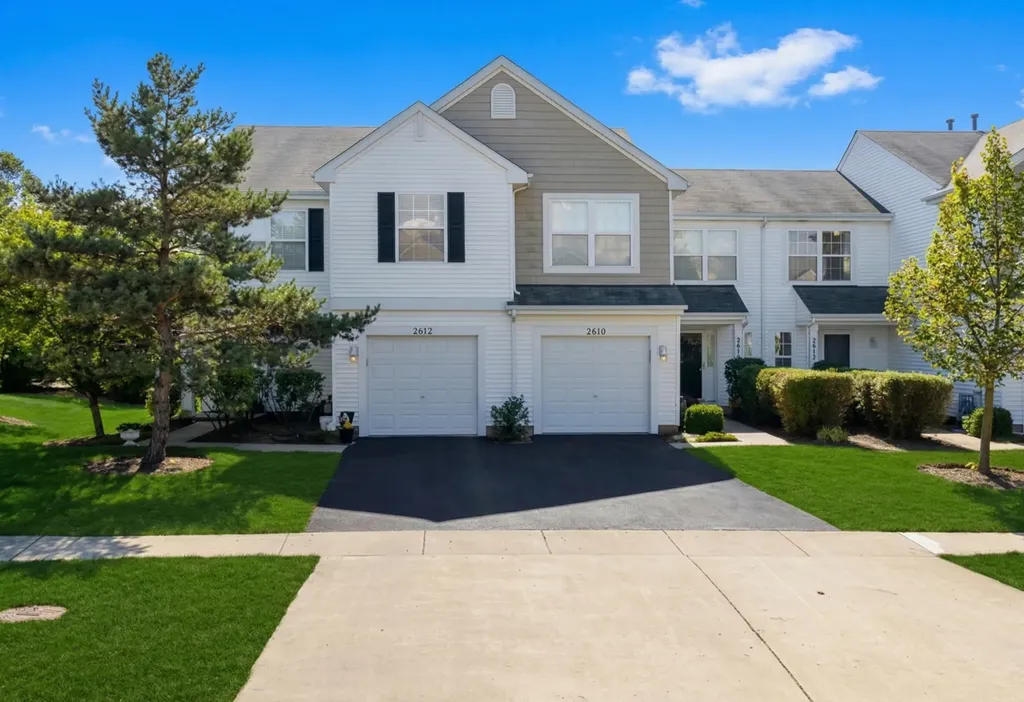 2010 Orchard Lane Carpentersville IL 60110