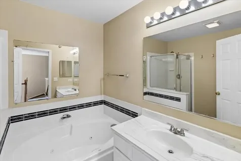 2010 Orchard Lane Carpentersville IL 60110
