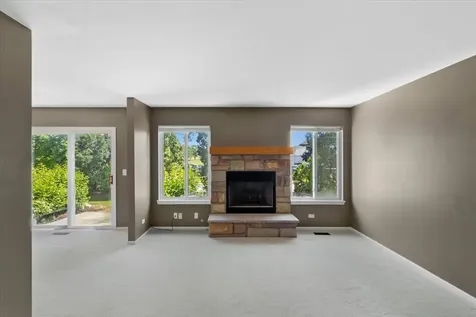 2010 Orchard Lane Carpentersville IL 60110