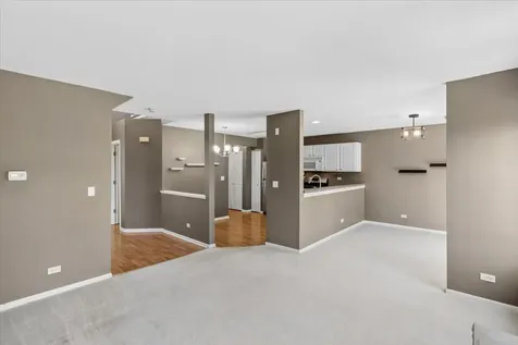 2010 Orchard Lane Carpentersville IL 60110