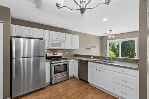 2010 Orchard Lane Carpentersville IL 60110