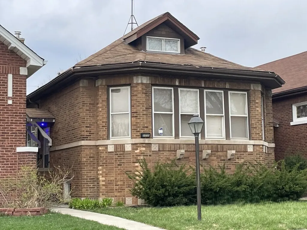 8322 South Aberdeen Street Chicago IL 60620