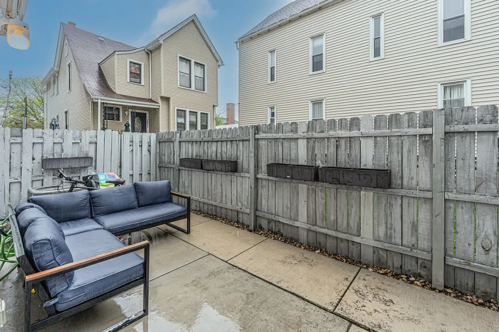 3573 West Wabansia Avenue Chicago IL 60647