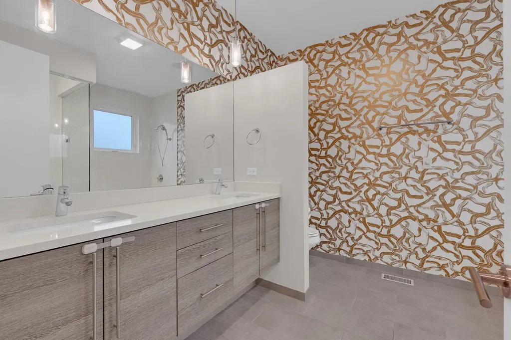 3573 West Wabansia Avenue Chicago IL 60647