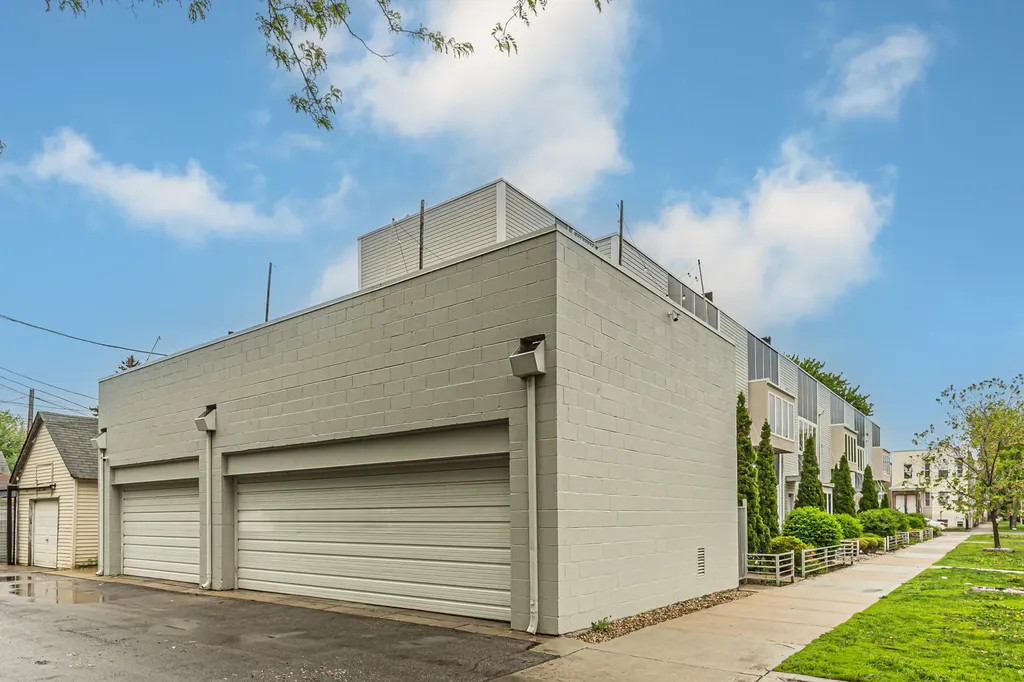 3573 West Wabansia Avenue Chicago IL 60647