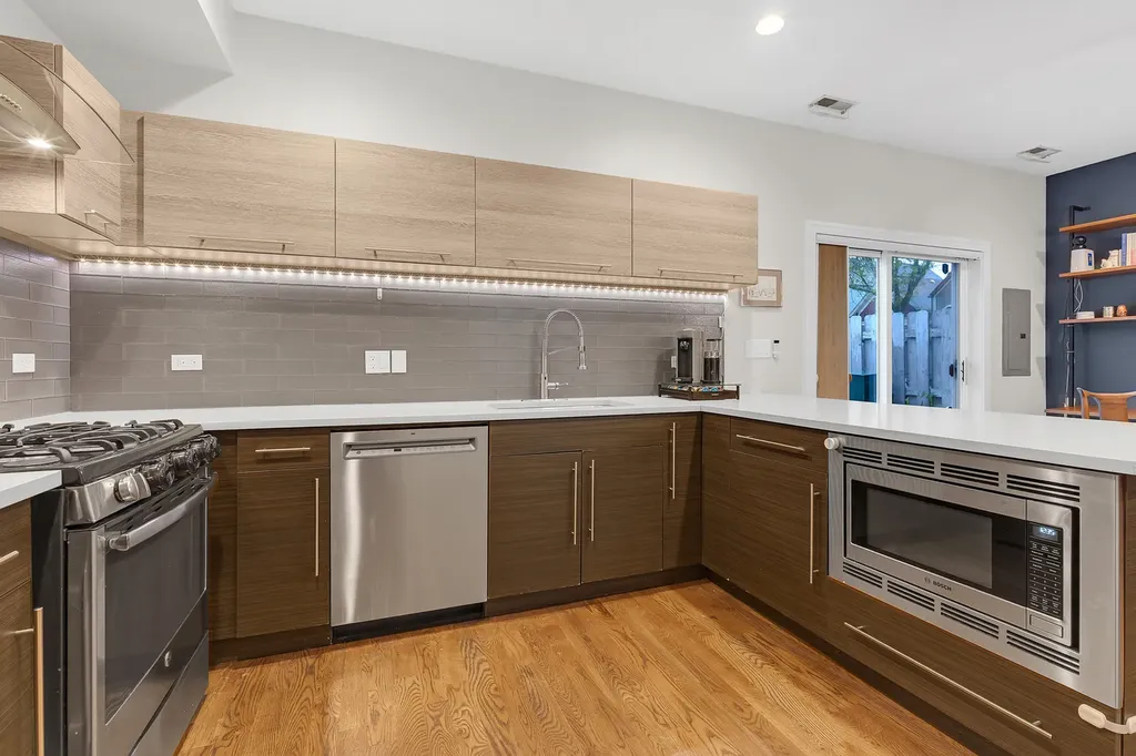 3573 West Wabansia Avenue Chicago IL 60647