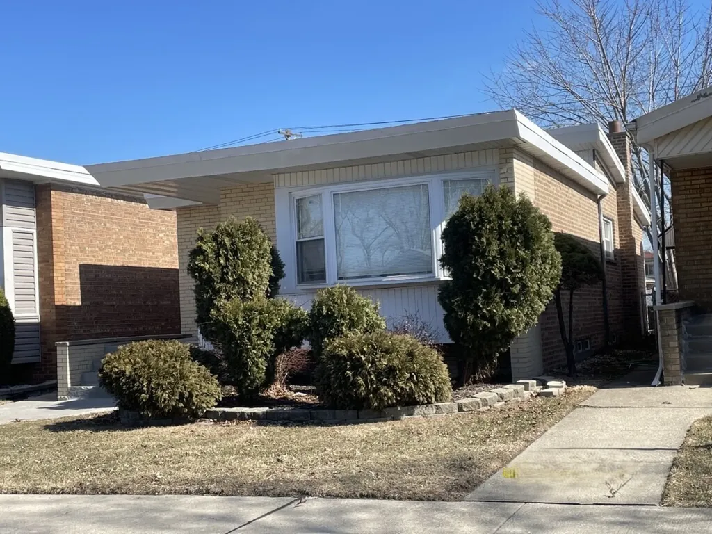 9035 South Oglesby Avenue Chicago IL 60617
