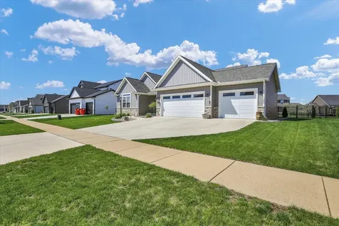 1709 Littlefield Lane Mahomet IL 61853