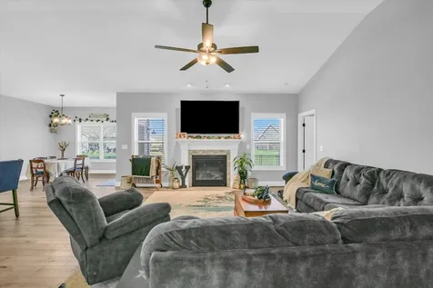 1709 Littlefield Lane Mahomet IL 61853