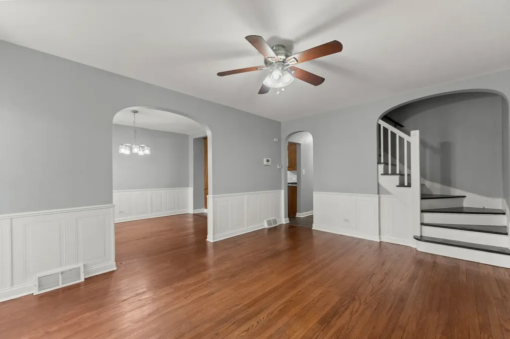 12044 South Perry Avenue Chicago IL 60628