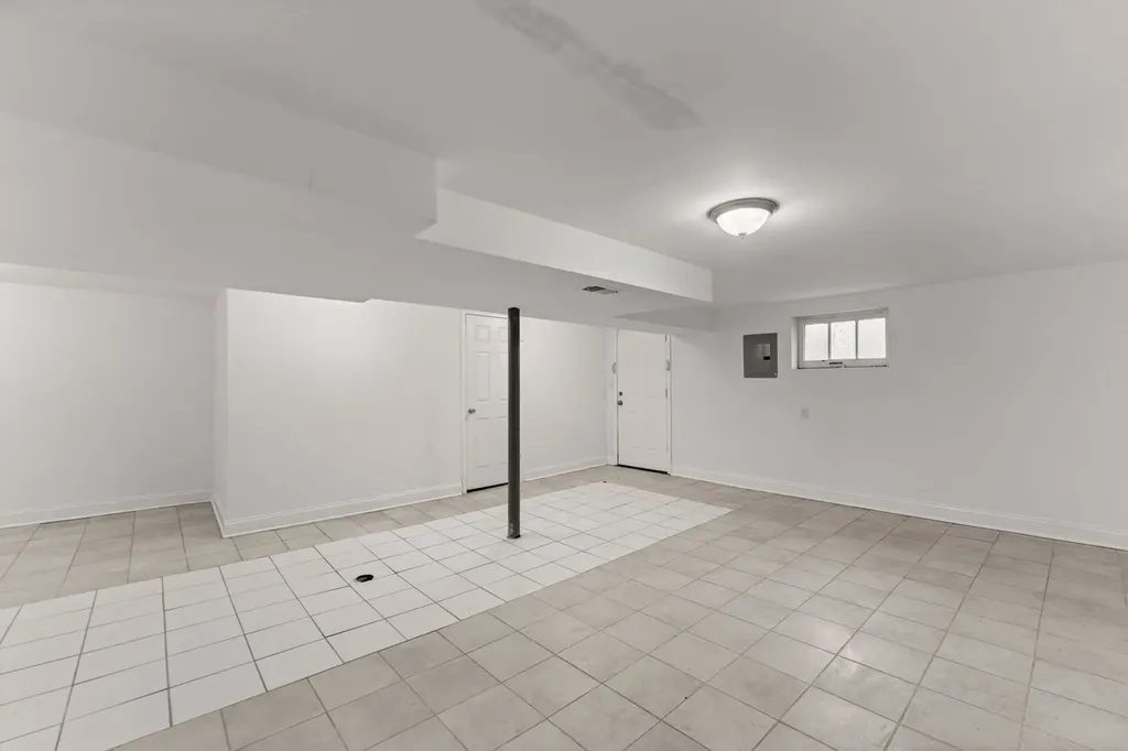 12044 South Perry Avenue Chicago IL 60628