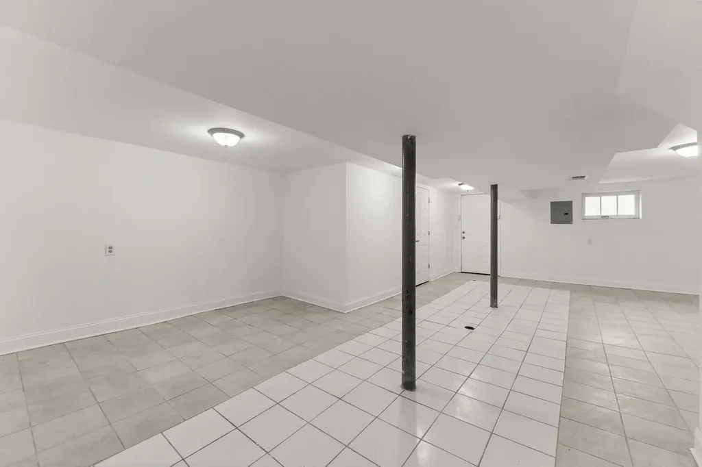12044 South Perry Avenue Chicago IL 60628