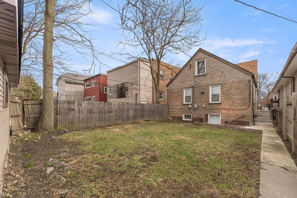 12044 South Perry Avenue Chicago IL 60628