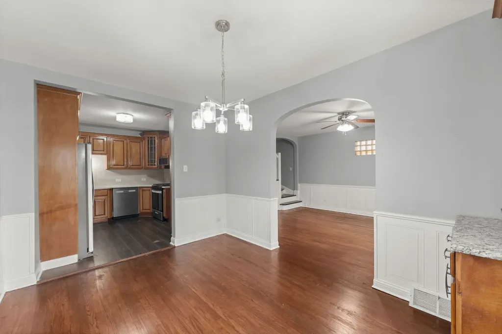 12044 South Perry Avenue Chicago IL 60628