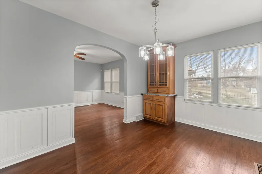 12044 South Perry Avenue Chicago IL 60628